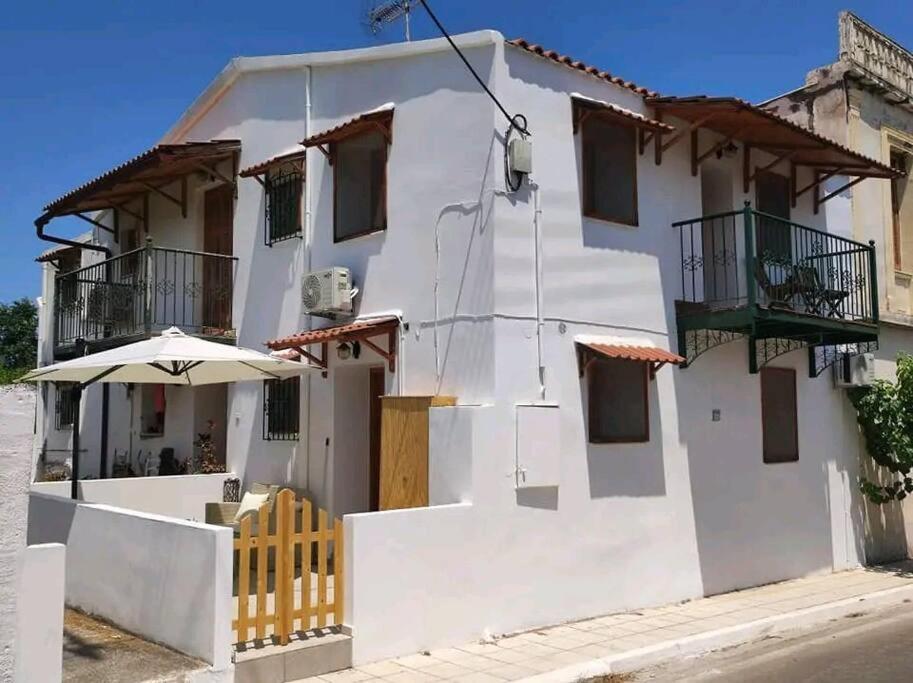 Вилла Nikόla'S House Mourniai Экстерьер фото