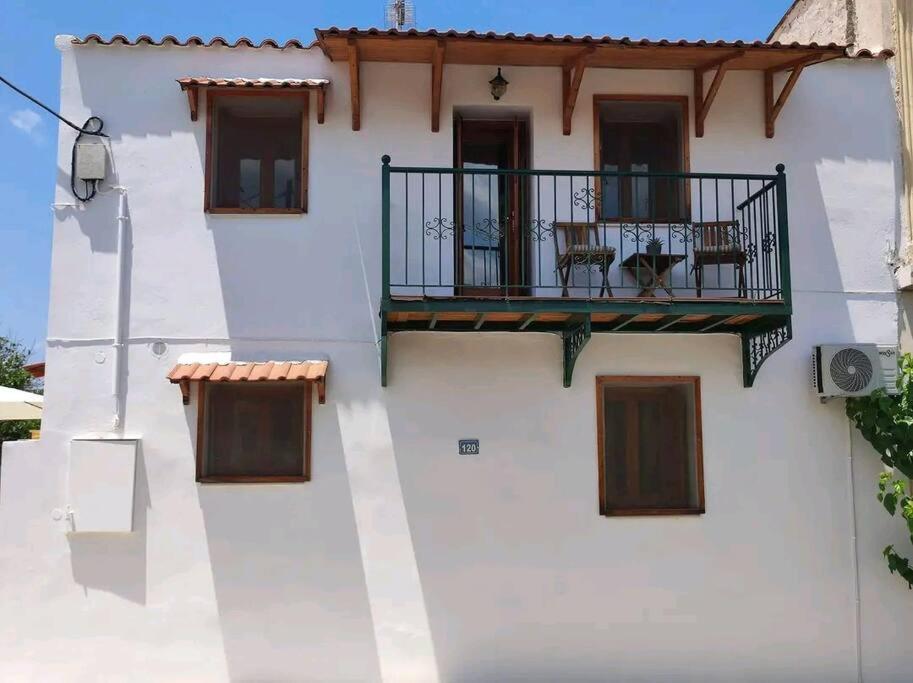 Вилла Nikόla'S House Mourniai Экстерьер фото